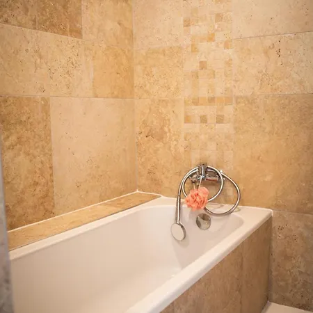 Domaine De La Briouse - Pavillon בית נופש *